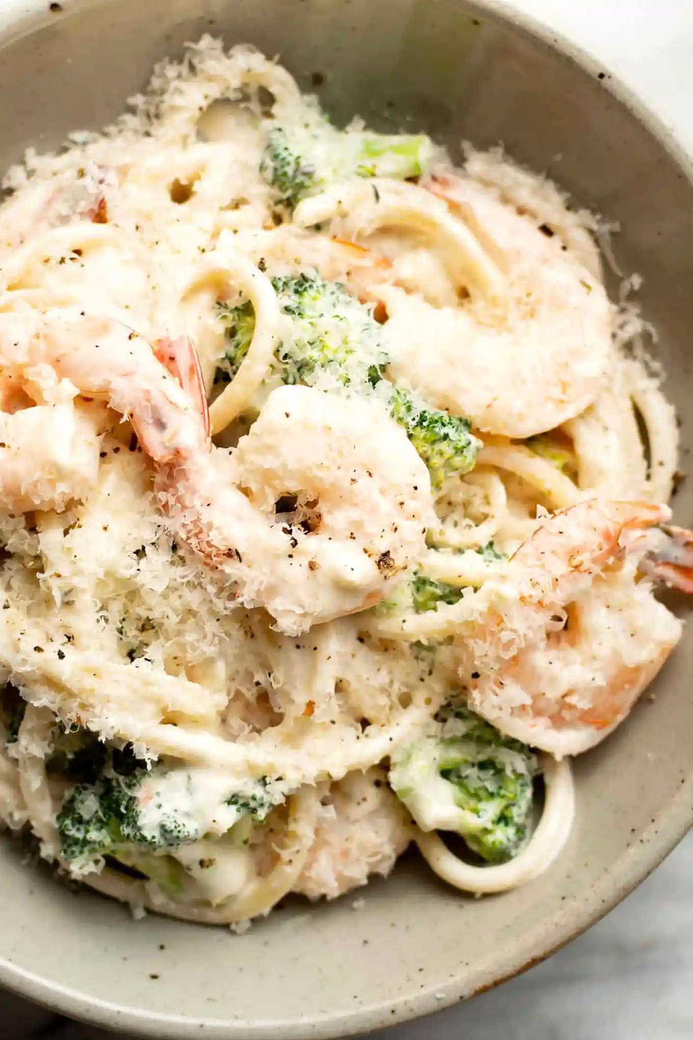 Creamy Garlic Shrimp and Broccoli Pasta 3 Recipe image