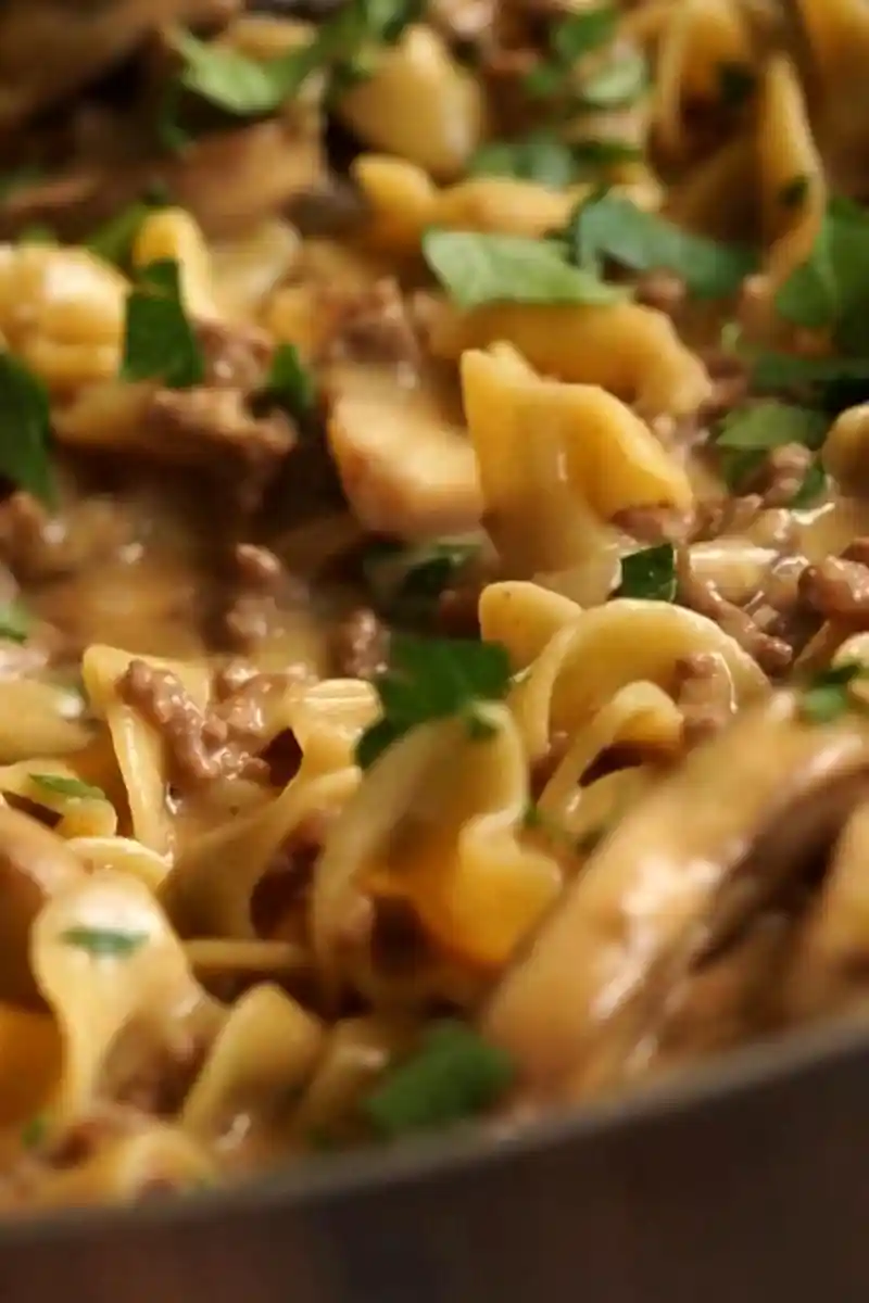 One-Skillet Ground Beef Stroganoff 3 Recipe image
