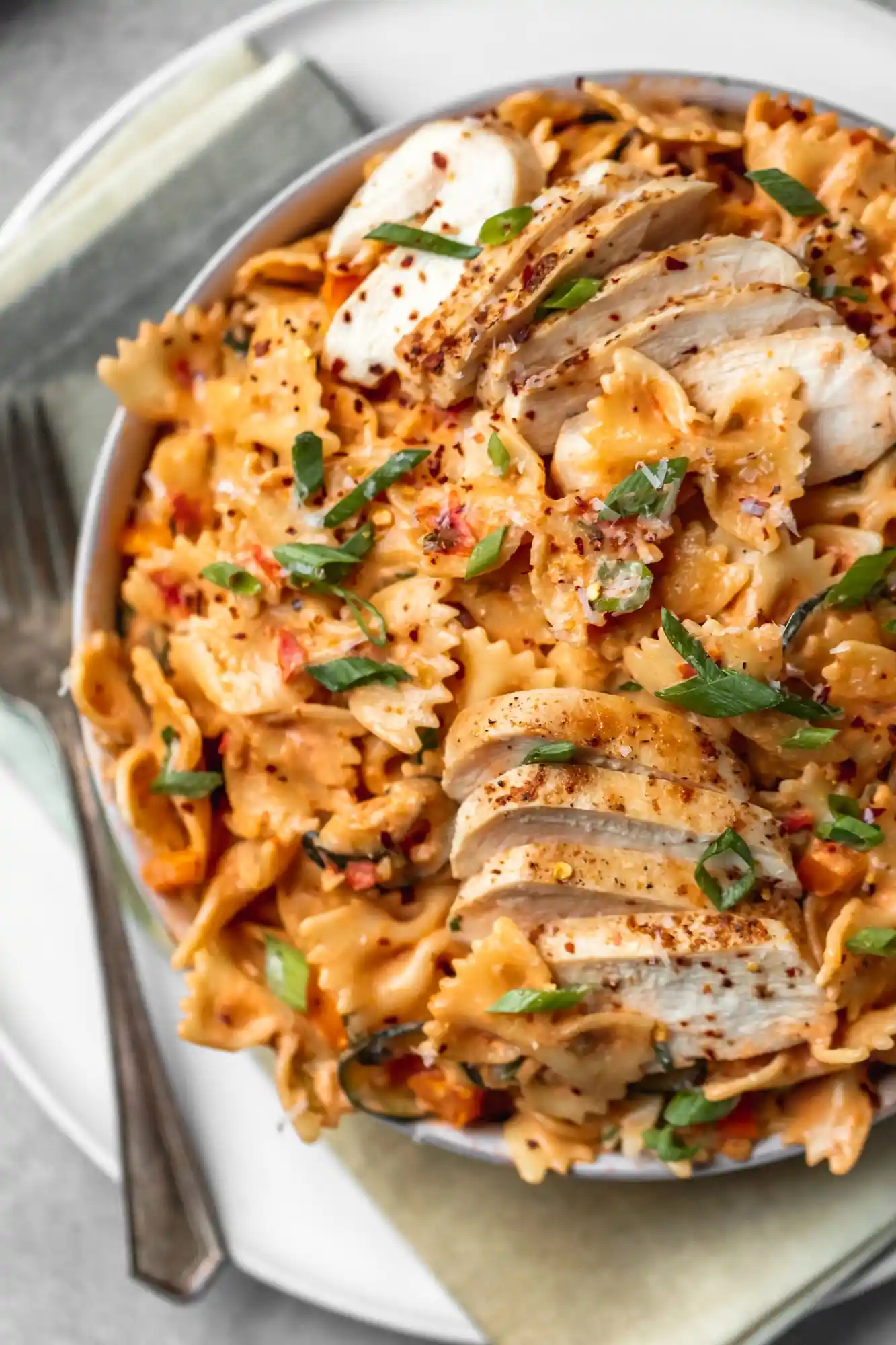 Creamy Spicy Chicken Pasta with Summer Vegetables 3 Recipe image