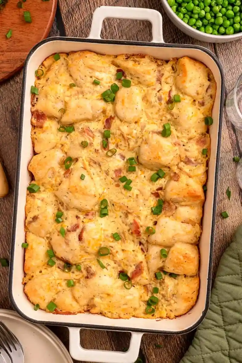Easy Creamy Chicken and Biscuit Casserole 3 Easy Creamy Chicken and Biscuit Casserole