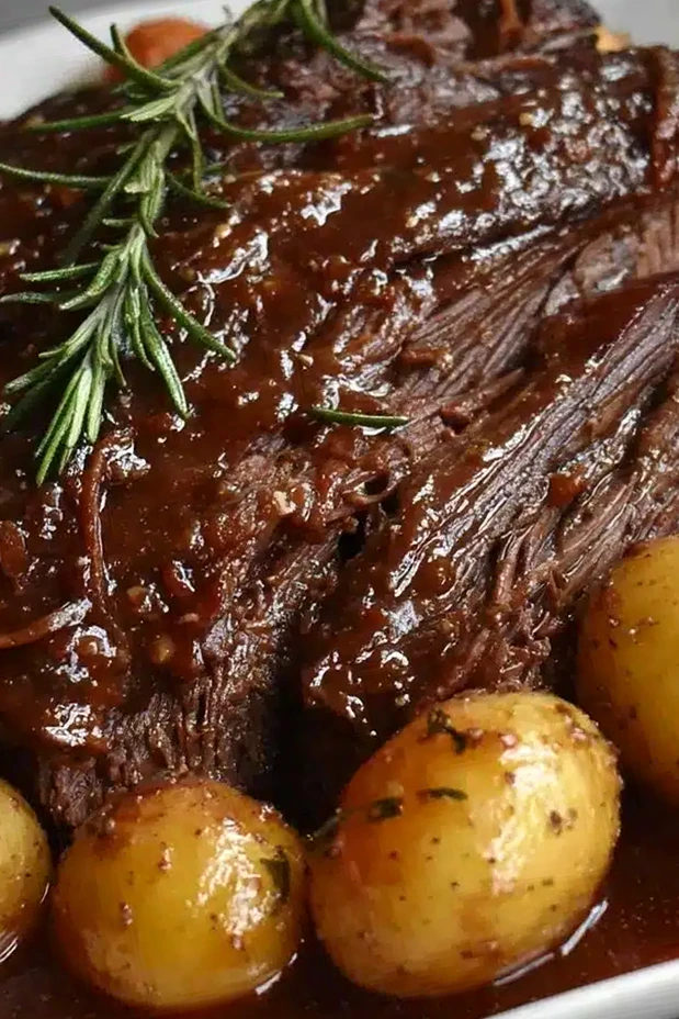 Slow Cooker Pot Roast Recipe Easy and Tender Meal for Beginners 3 Slow Cooker Pot Roast Recipe Easy and Tender Meal for Beginners