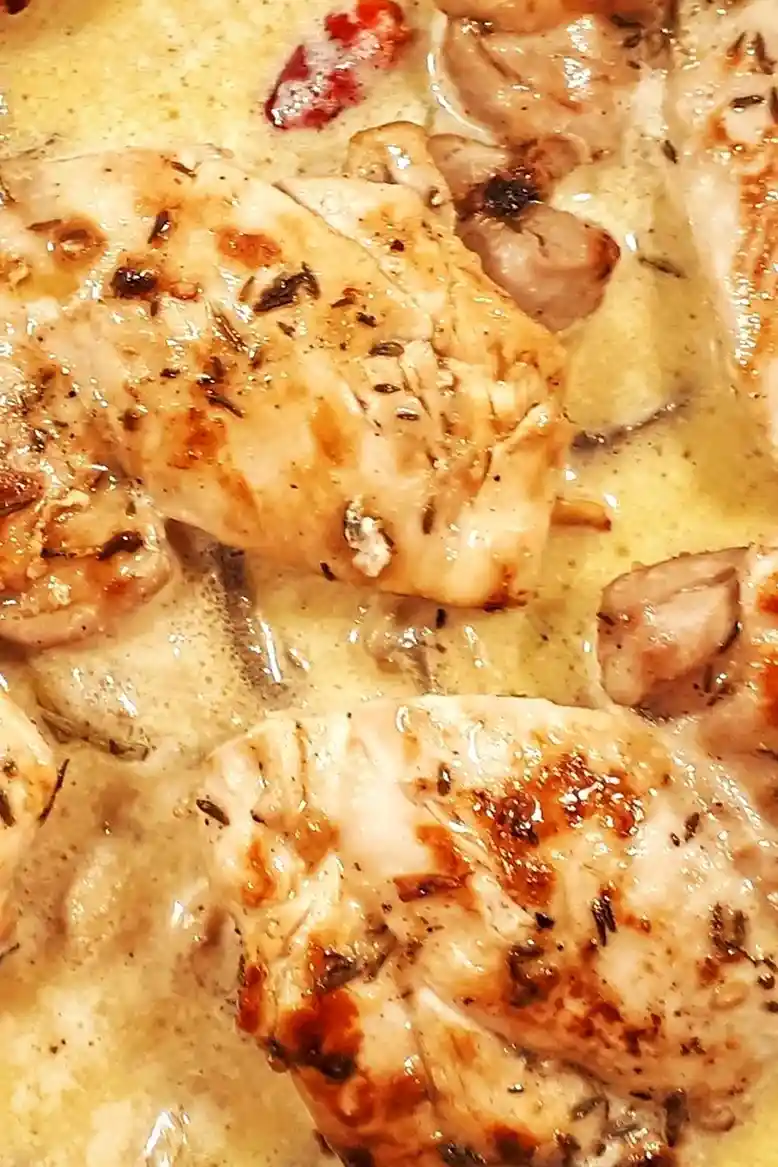 Keto Chicken Thighs with Mushrooms Sauce 3 Keto Chicken Thighs with Mushrooms Sauce
